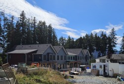 Construction workers put finishing touches on Oomiiqsu Centre