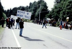 During the summer of 1999 the Tla-o-qui-aht community of Esowista was under a drinking water advisory, bringing protests from residents and displays revealing the state of the village’s water supply. (Ha-Shilth-Sa archive photos)  