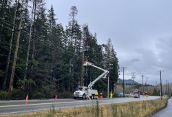 Hydro crews were still working on Thursday afternoon, Nov. 21 to repair power lines damaged two days earlier. (Nora O'Malley photo)