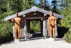 New welcome figures await visitors to the trail leading to Kiix̣in .