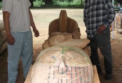 This marks the first time Paul has worked on a totem pole with a Māori artist.