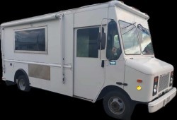In the meantime, Laichwiltach has converted an old food truck into an outreach vehicle, which is ready to hit the streets during the Christmas break. Kwesa’s mobile outreach team will offer sleeping bags, tents, tarps and whatever else is needed. 