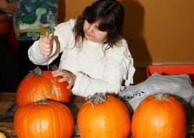 What do you get when you have a mummy, a knife and four pumpkins?