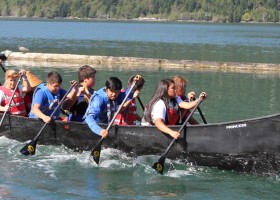 A paddle with the Ditidaht Paddle Club